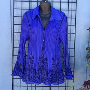 Women’s Long-Sleeved Blouse